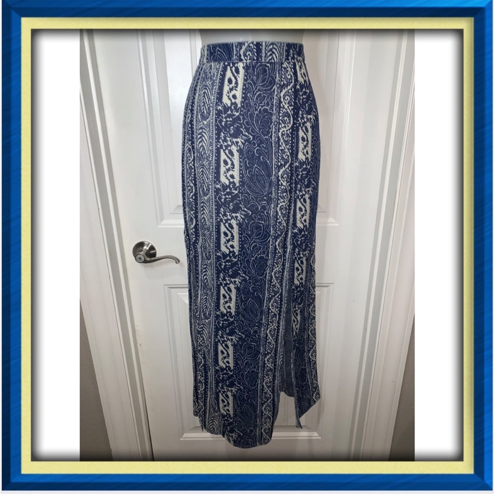 American Eagle Blue & Cream Skirt